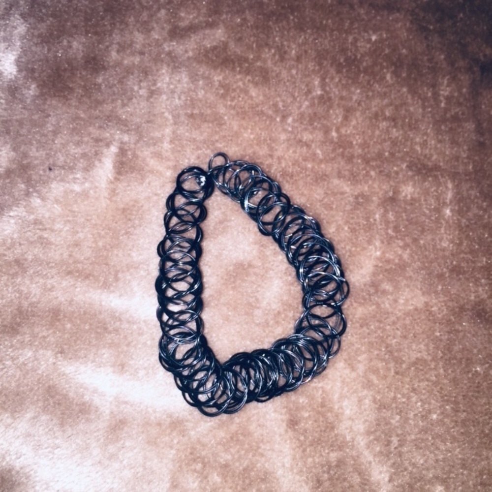 Black chocker